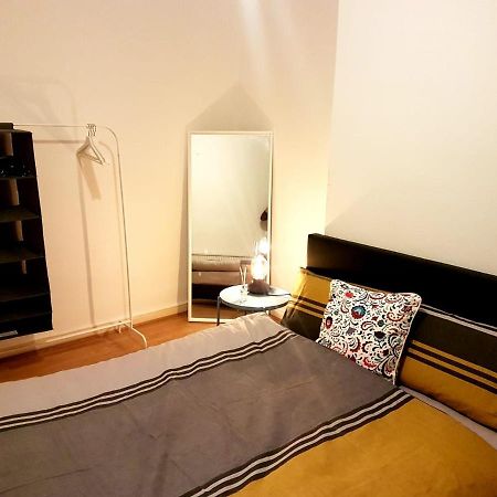 Budget House In Gants Hill Bed and Breakfast Ilford Esterno foto
