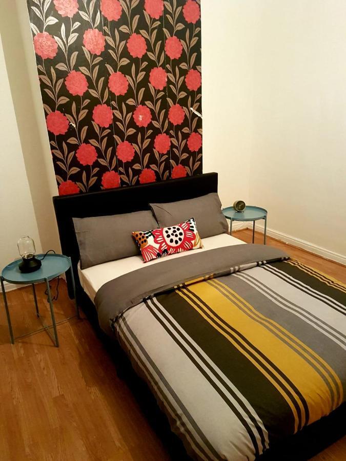 Budget House In Gants Hill Bed and Breakfast Ilford Esterno foto