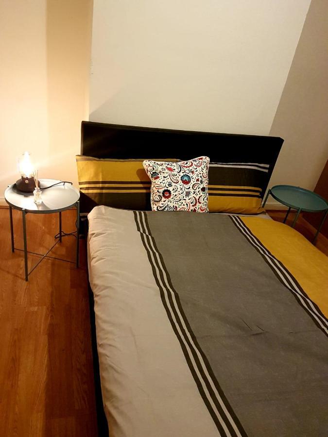 Budget House In Gants Hill Bed and Breakfast Ilford Esterno foto